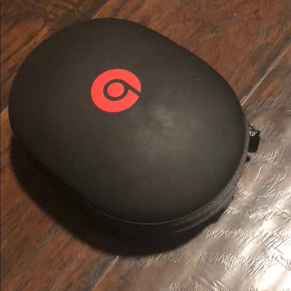 Wireless beat headphones